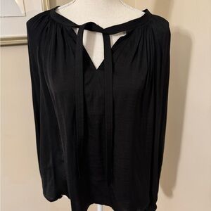 Gibson and Latimer Tie Neck Black Blouse. NWOT. Size Medium